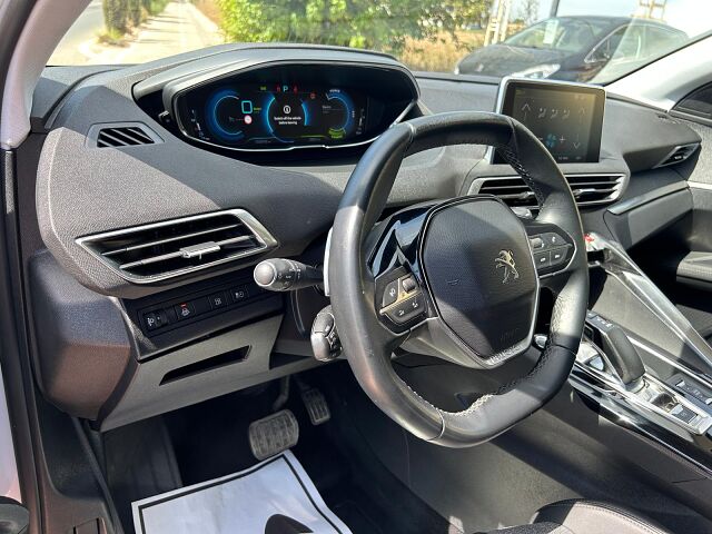 PEUGEOT 3008 ALLURE 1.6 PHEV AUTO SPANISH LHD IN SPAIN 83000 MILES SUPERB 2020